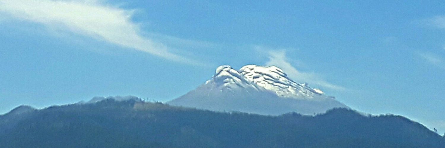 Monserrat_Rivas's profile banner image