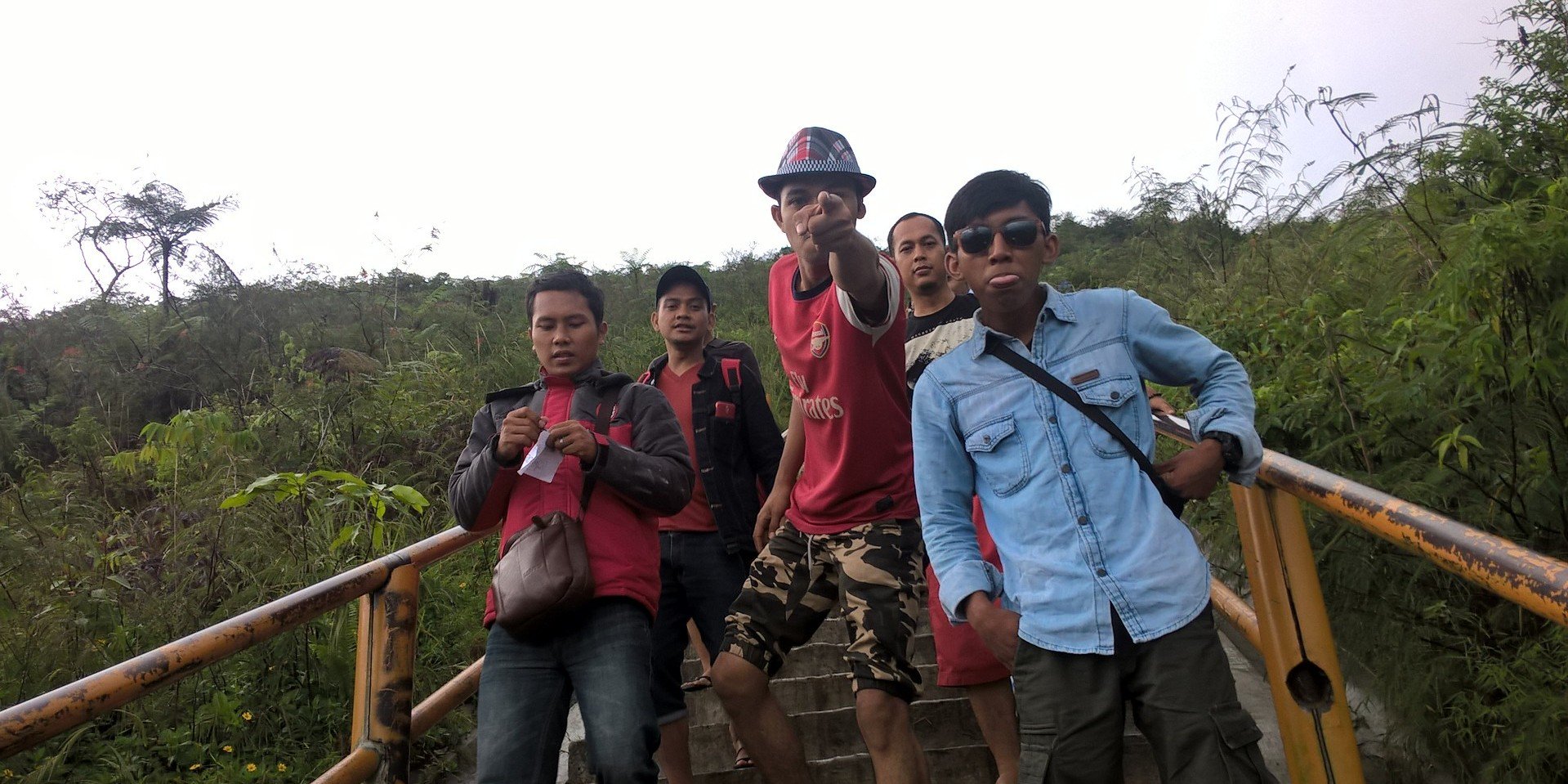 995Budi's profile banner image
