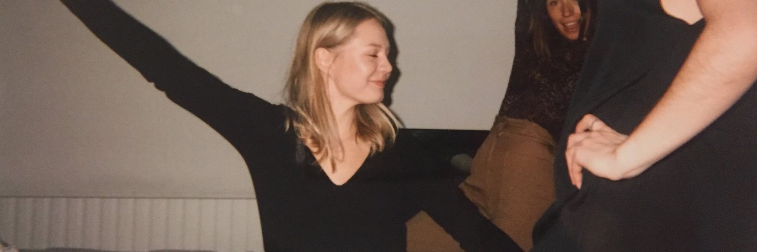 nelliclaesson's profile banner image