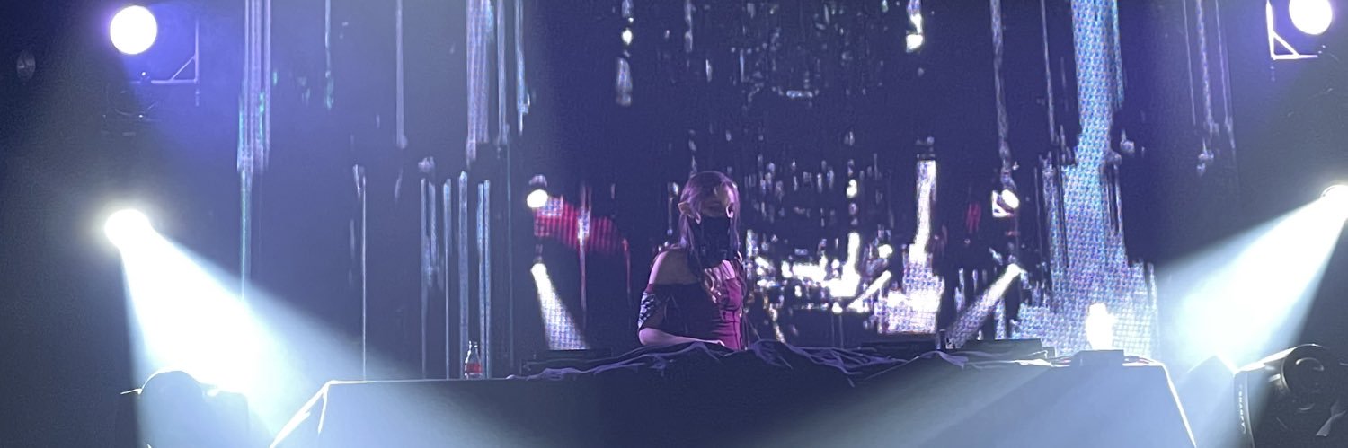 EmmySue 💜 banner