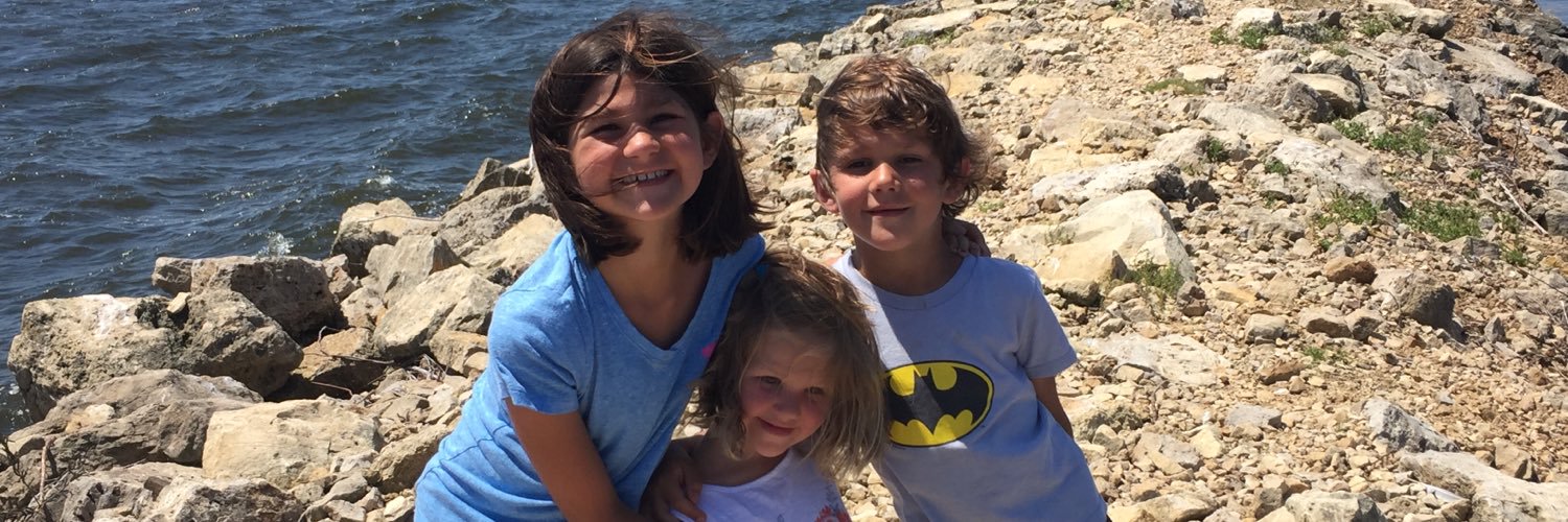 karileadavis's profile banner image