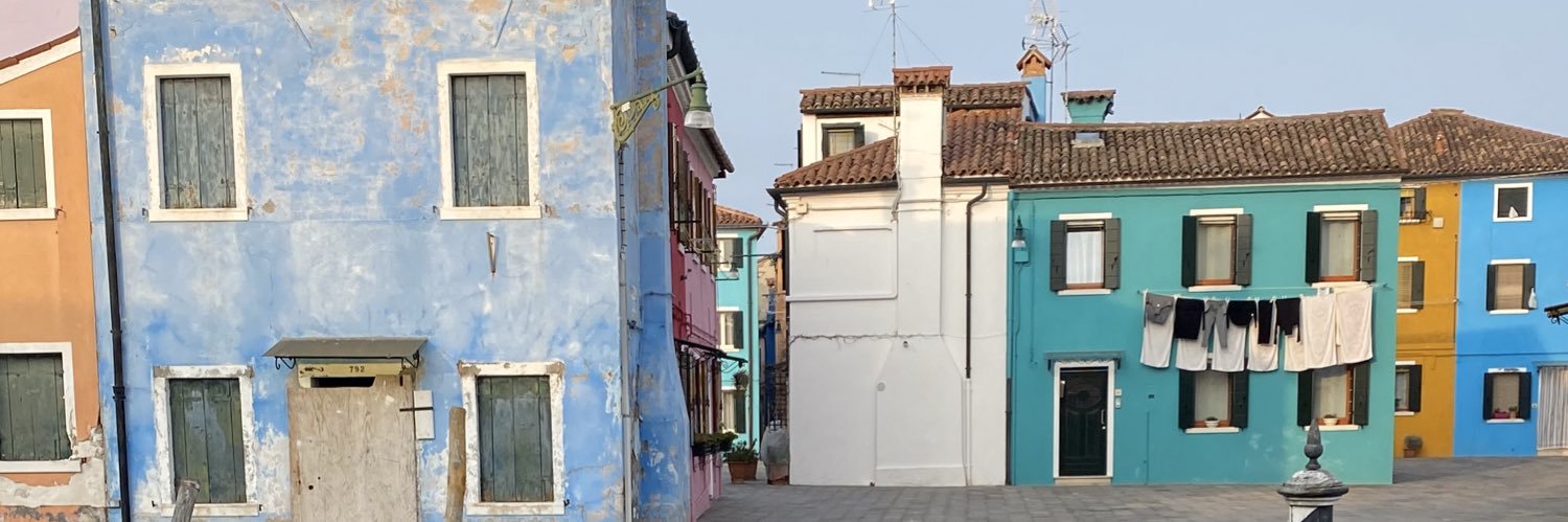 Manuel Román banner