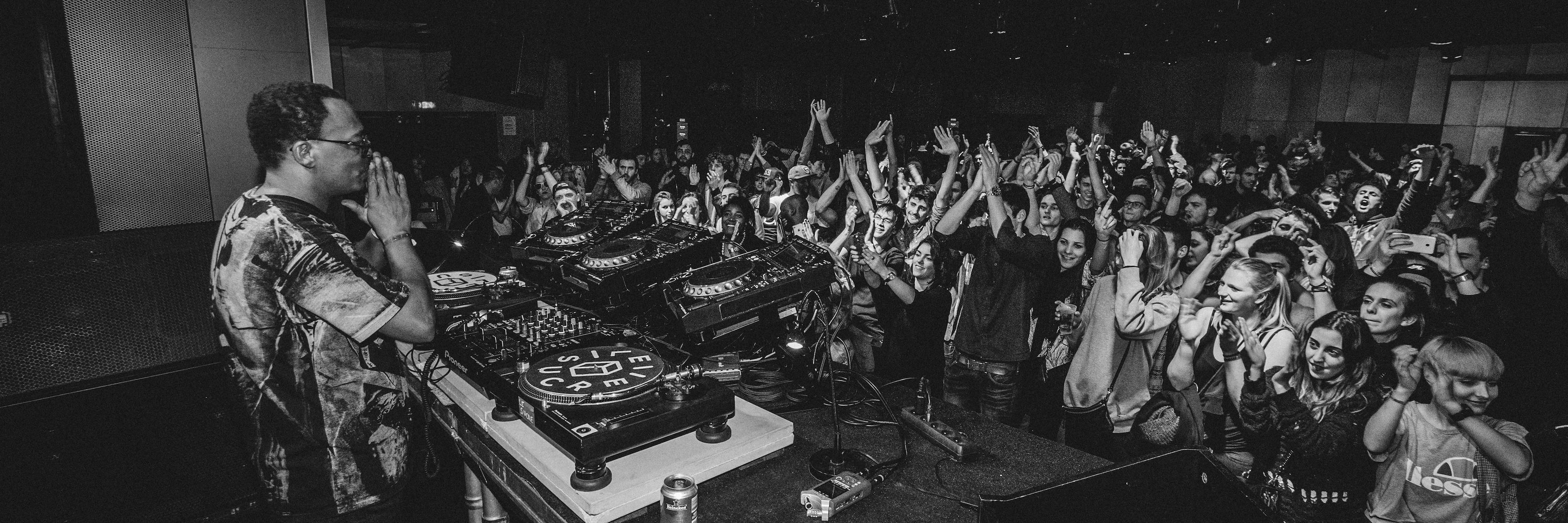 Roy Davis Jr. banner