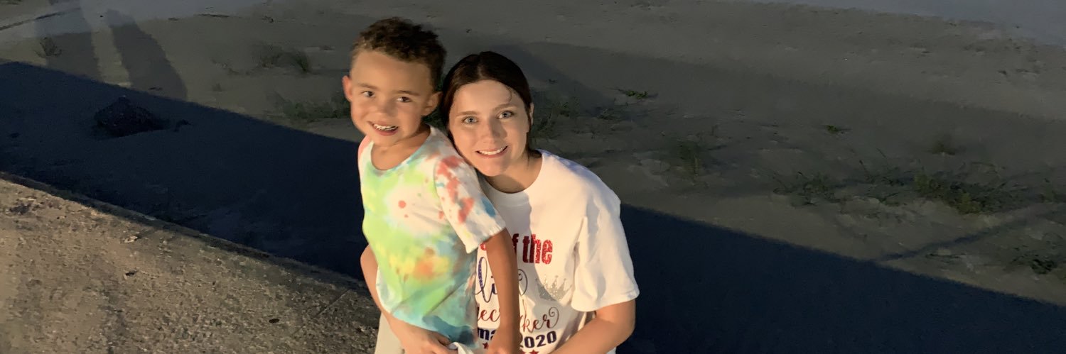 officializzy10's profile banner image