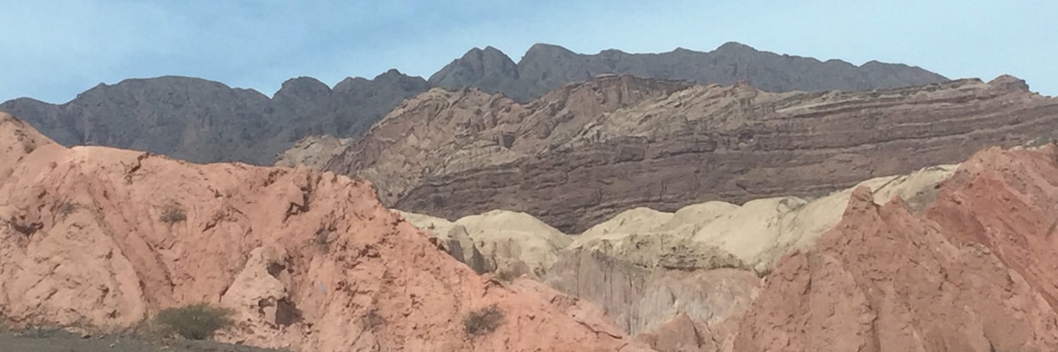 larumartin's profile banner image