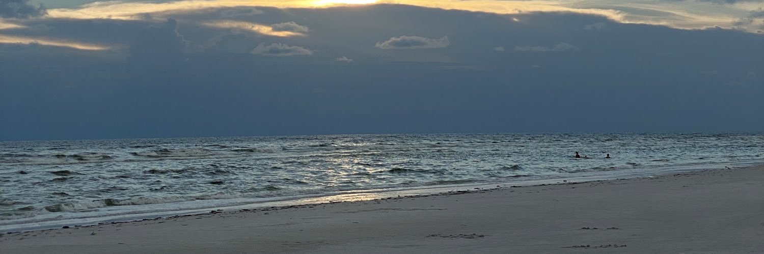 Caylie_A18's profile banner image