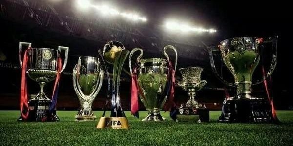 _RobertoAyala_'s profile banner image