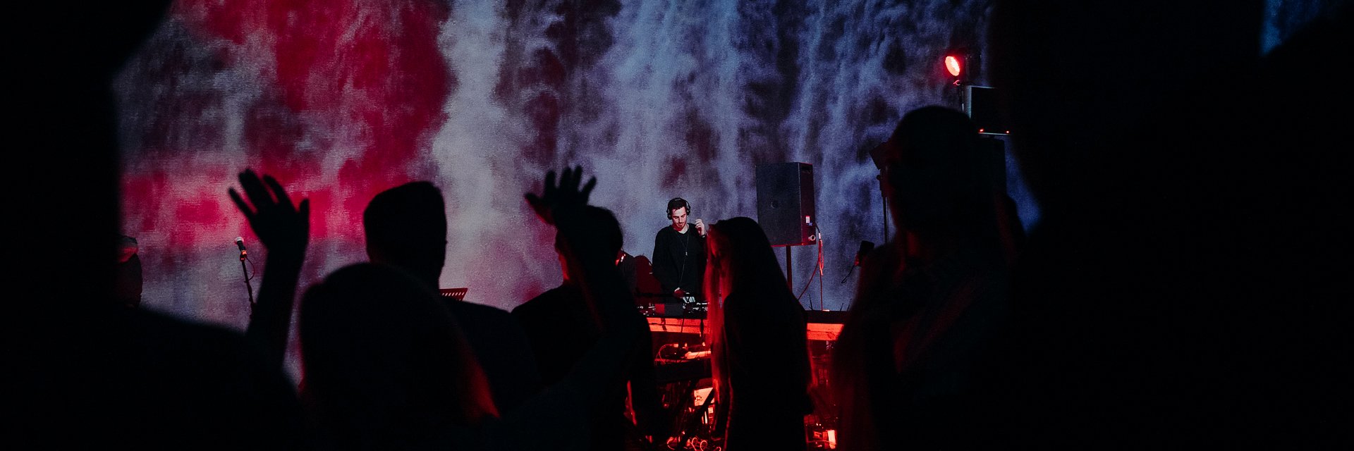 Valer den Bit banner