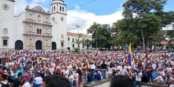 Gloria Loves Life 🇺🇸🇻🇪 banner