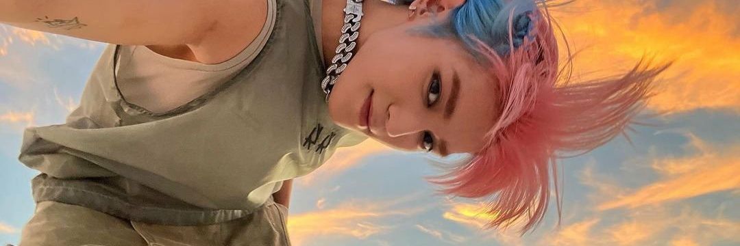moontournim's profile banner image