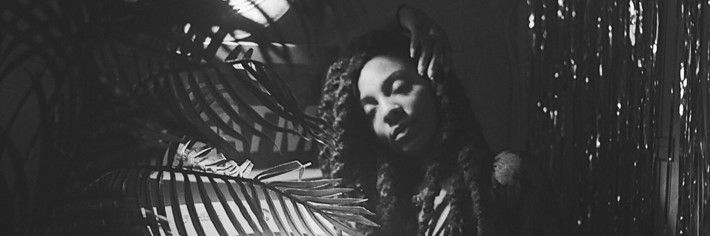 daamn_bihhh's profile banner image