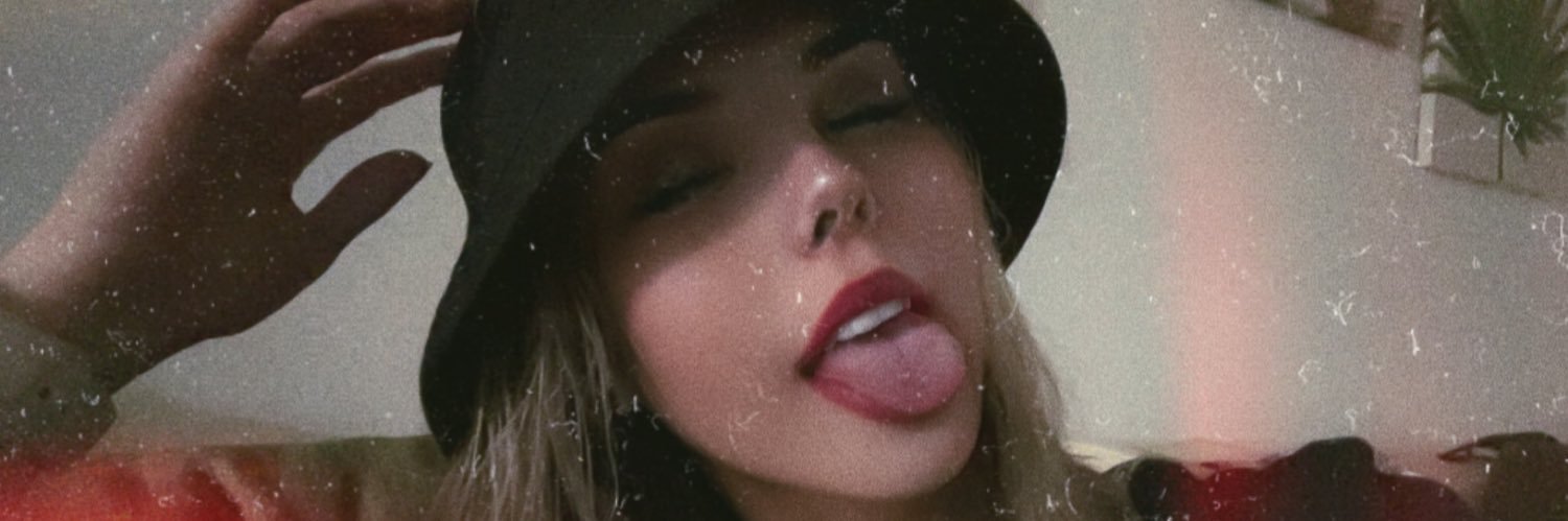 roxy_dvx's profile banner image