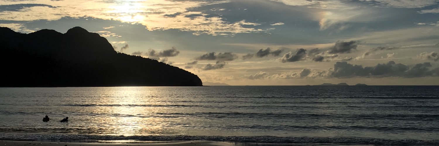 PuteriAuniAmran's profile banner image