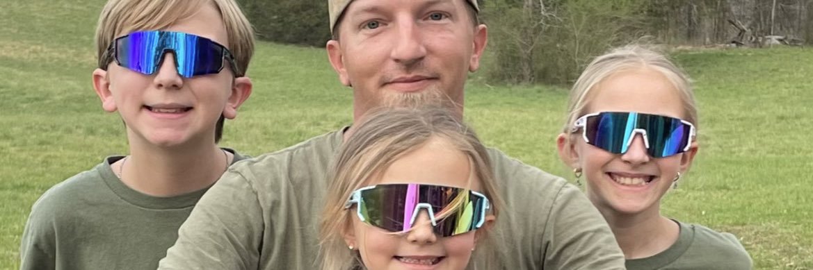 e_deeds's profile banner image