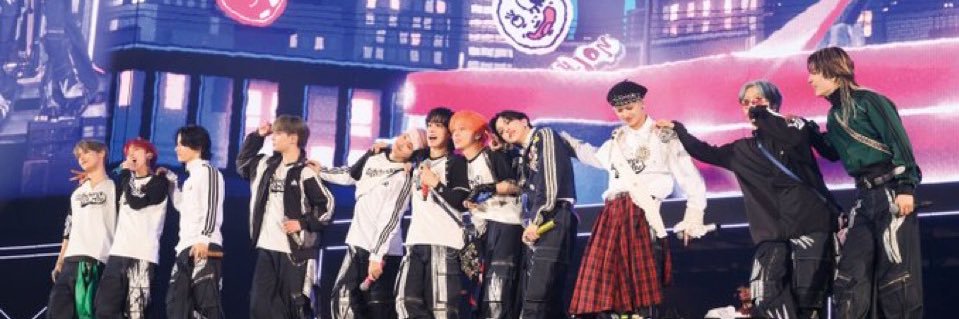 なるき🦊👑💙🤍 banner