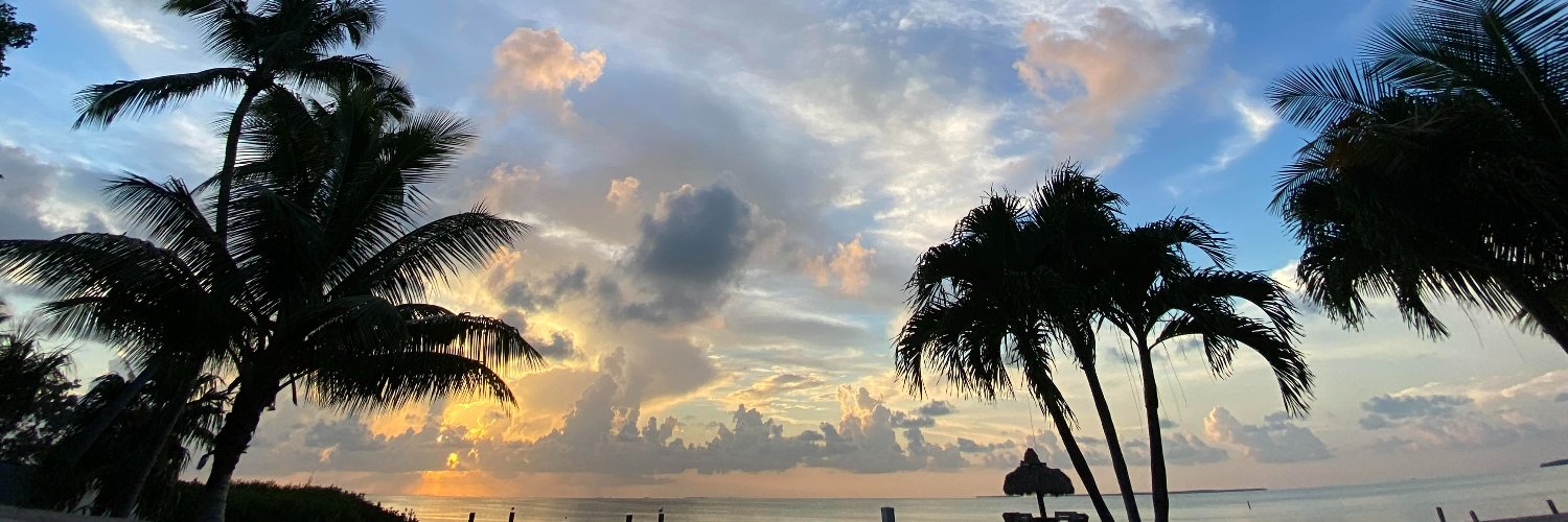 IslaLiving's profile banner image