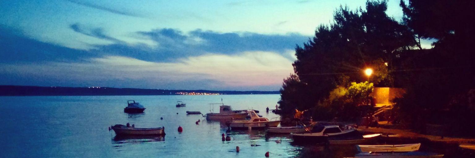 desaksel's profile banner image