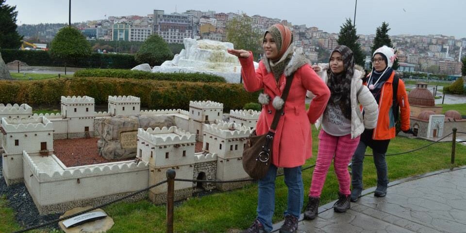 wydasharif's profile banner image