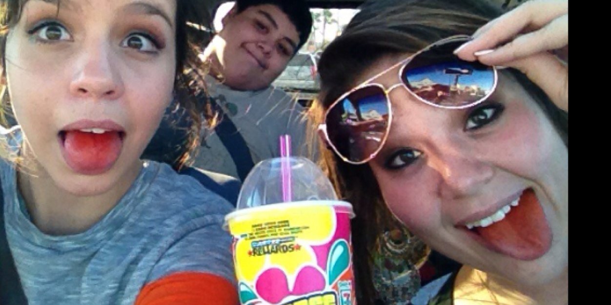 Rrrrawchel's profile banner image