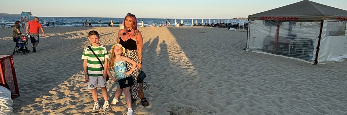 lauraKelly__X's profile banner image