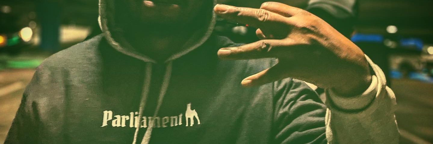 largesuan's profile banner image