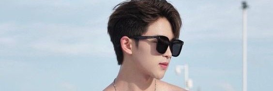 yiyiy7's profile banner image