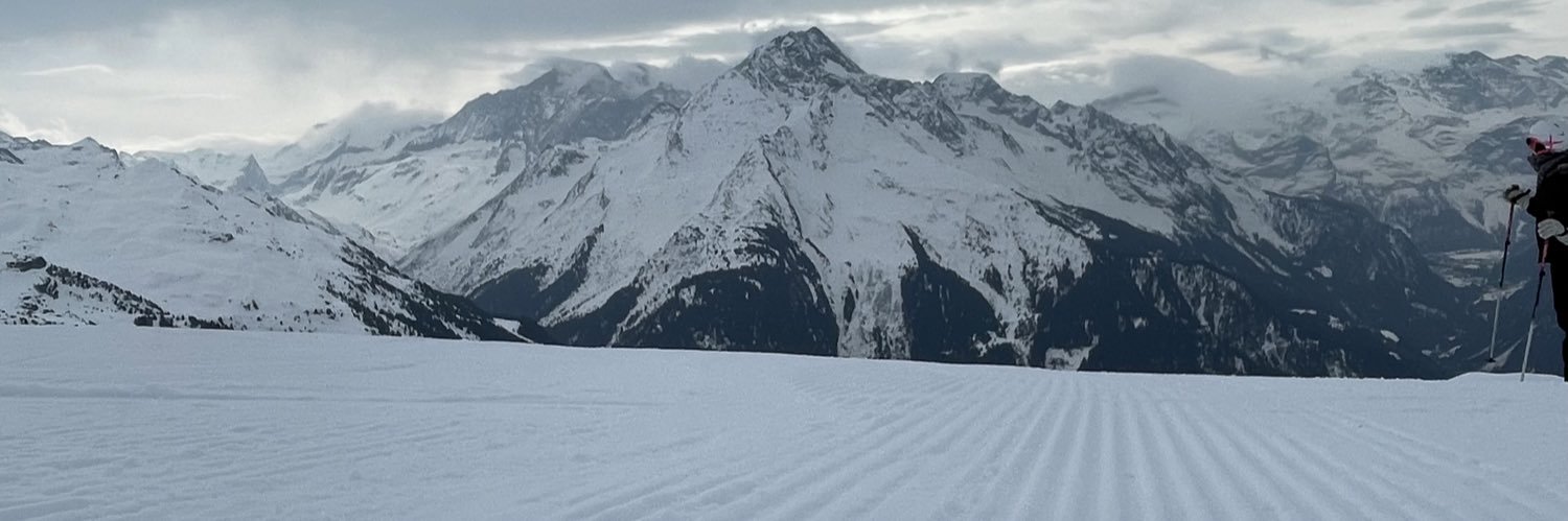 0877Martin's profile banner image