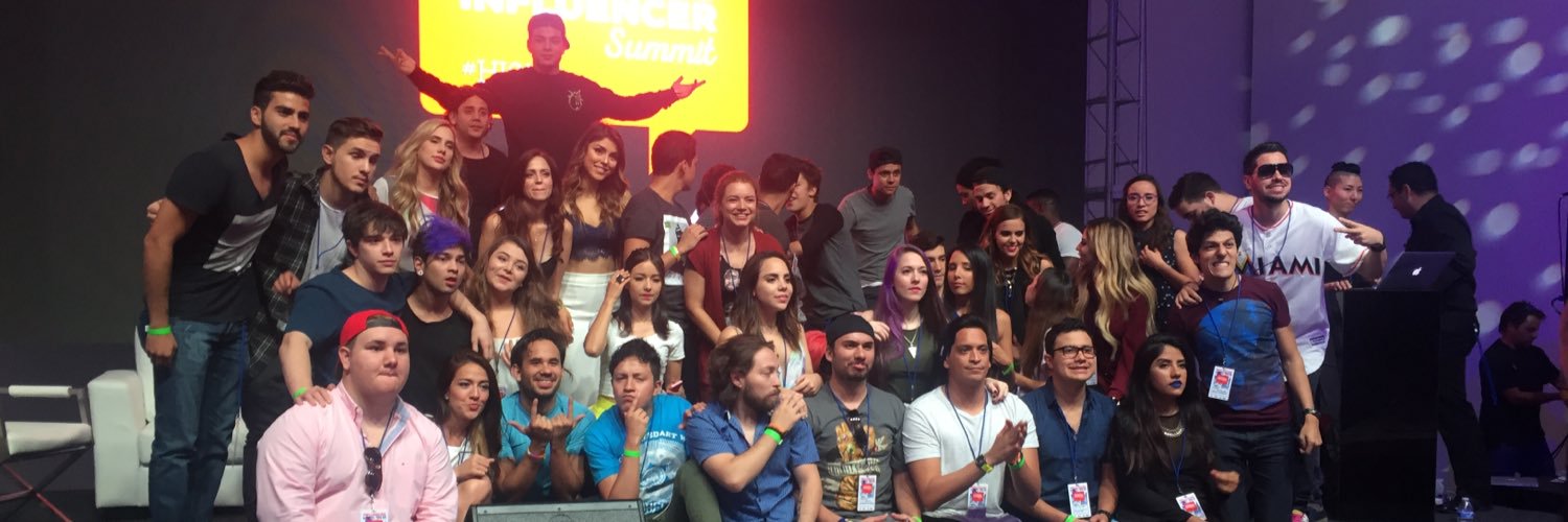 elinfluencer's profile banner image
