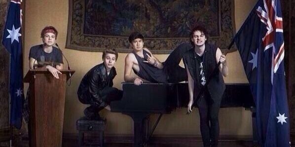 ashtonsXsmileX's profile banner image
