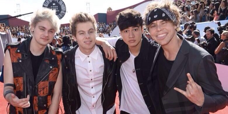 FF5SOS_'s profile banner image