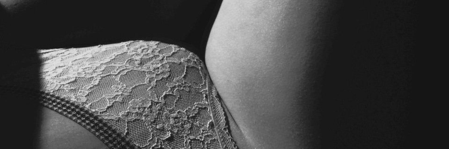Flirty Moms banner