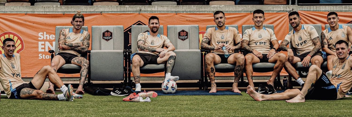 Locro_'s profile banner image