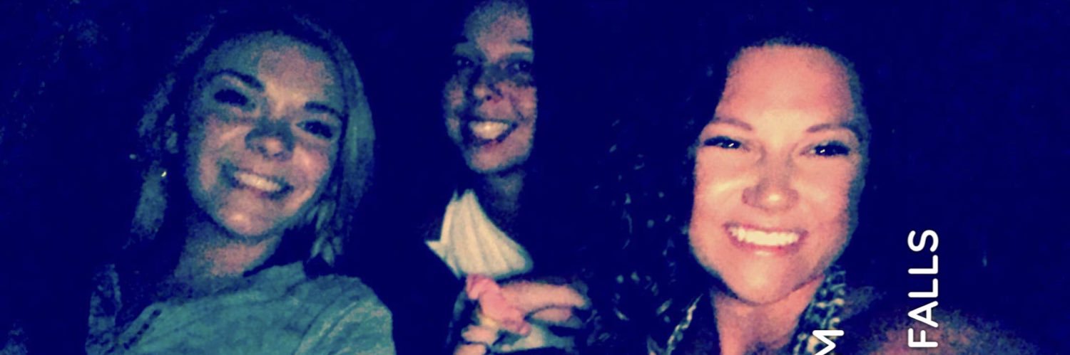molls_cheer's profile banner image