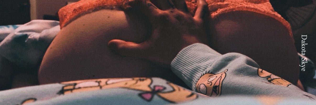 deknees34's profile banner image