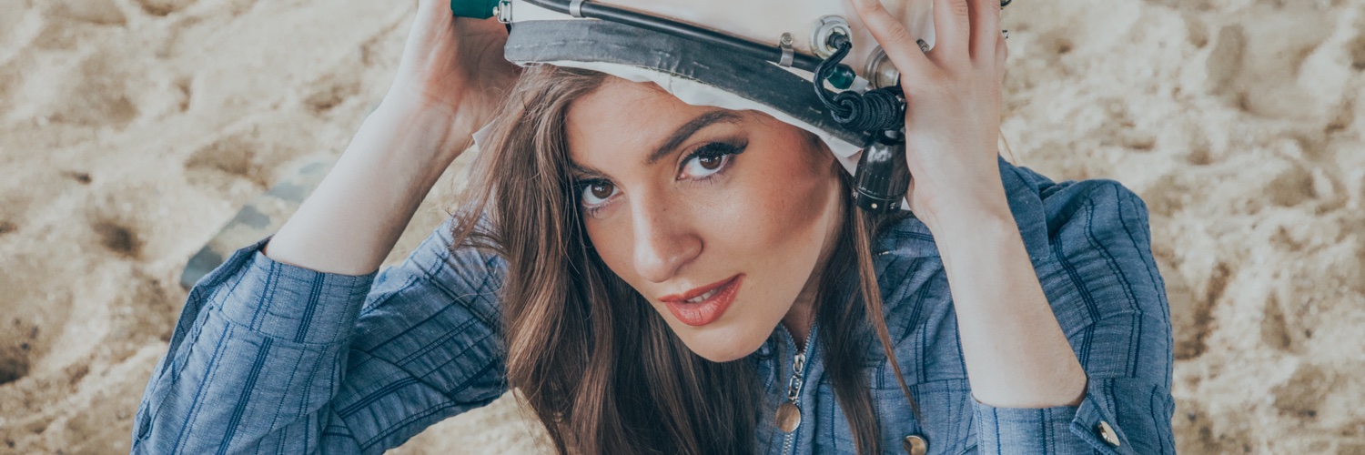 Ana Galeli banner