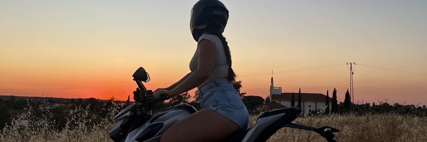 lauraargil's profile banner image