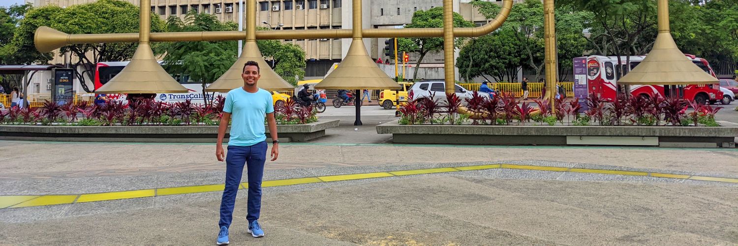 Alvaro C 🍃 banner