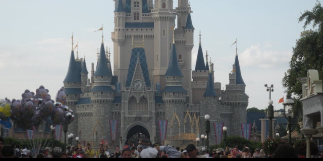 DisneyMom2319's profile banner image