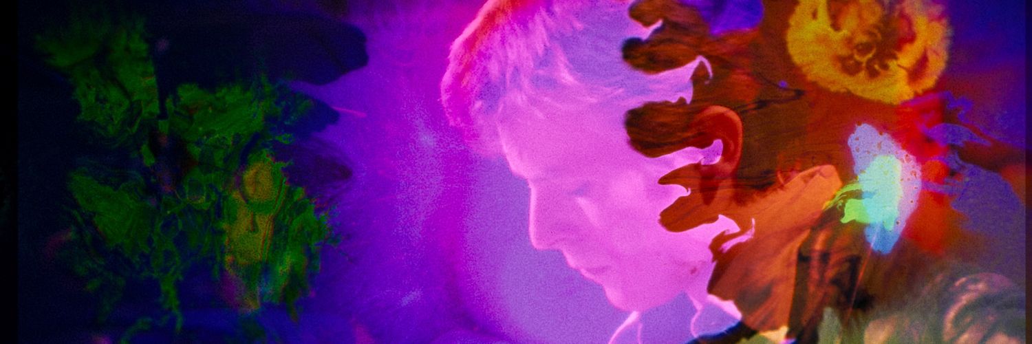 V2David's profile banner image