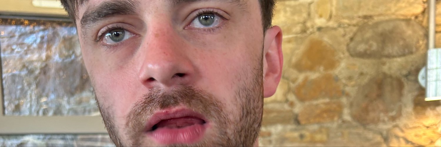 erinsandeman's profile banner image