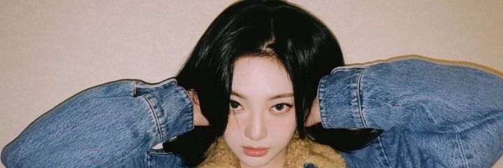 𝐃 banner
