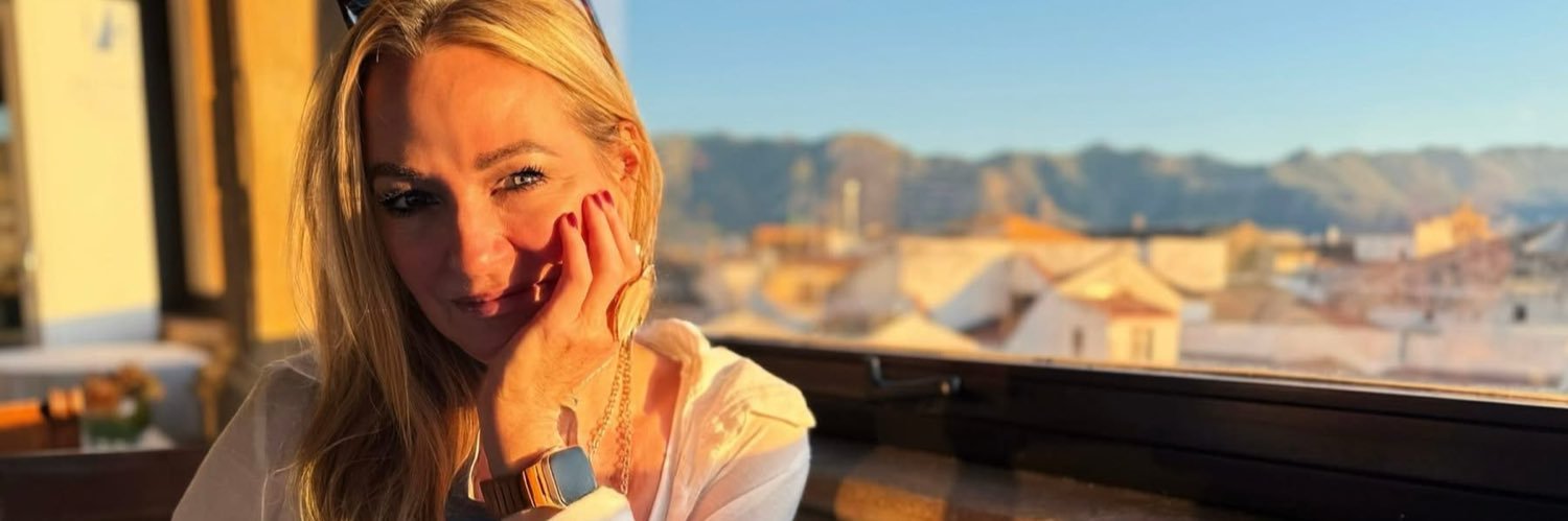 RealLauraSteele's profile banner image