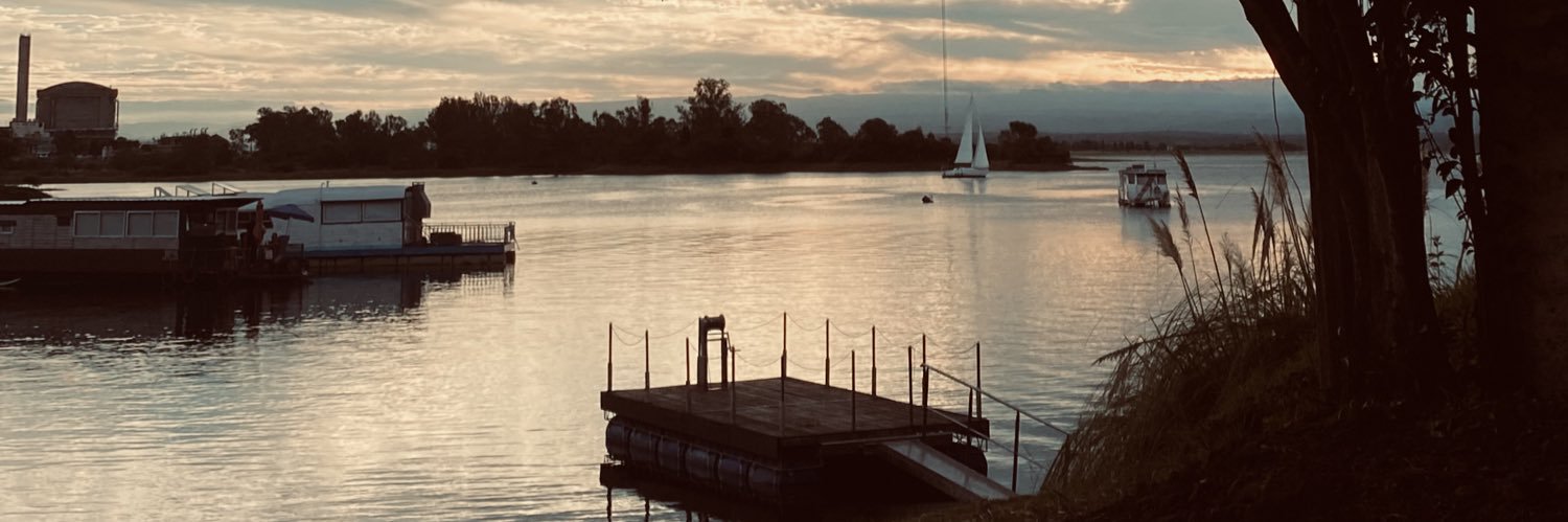 EmiMontoro's profile banner image