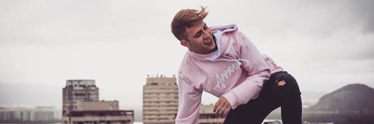SnapsDoLeoPicon's profile banner image