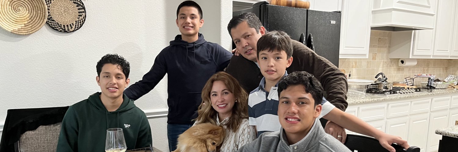 Nadia De La Rosa banner