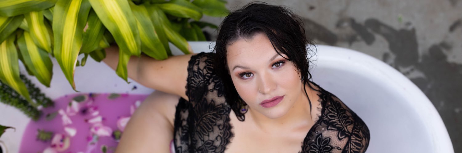 lainajohnson33's profile banner image