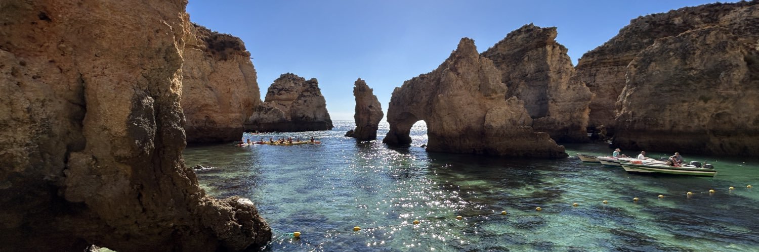 Luis A. Hernández banner