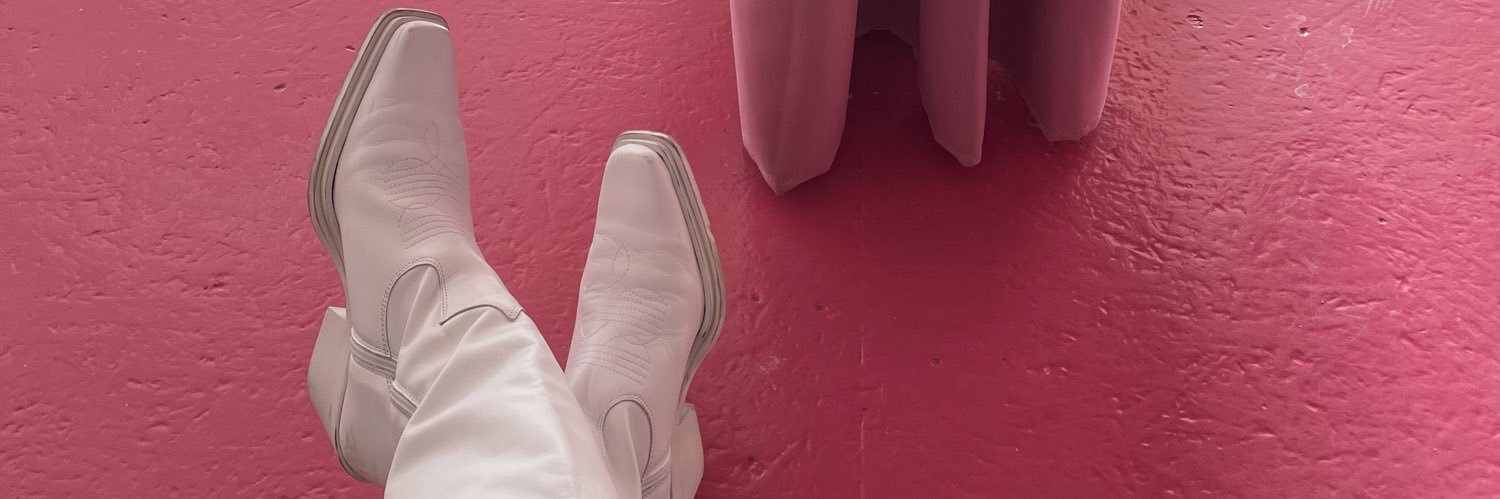_averyrose17's profile banner image