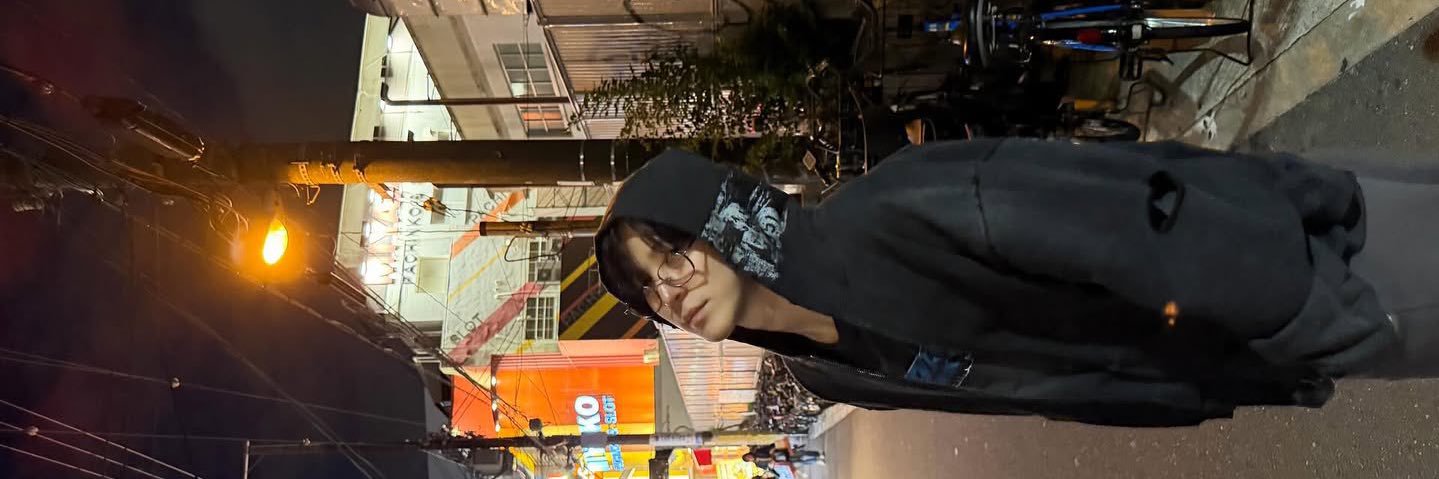vestual's profile banner image