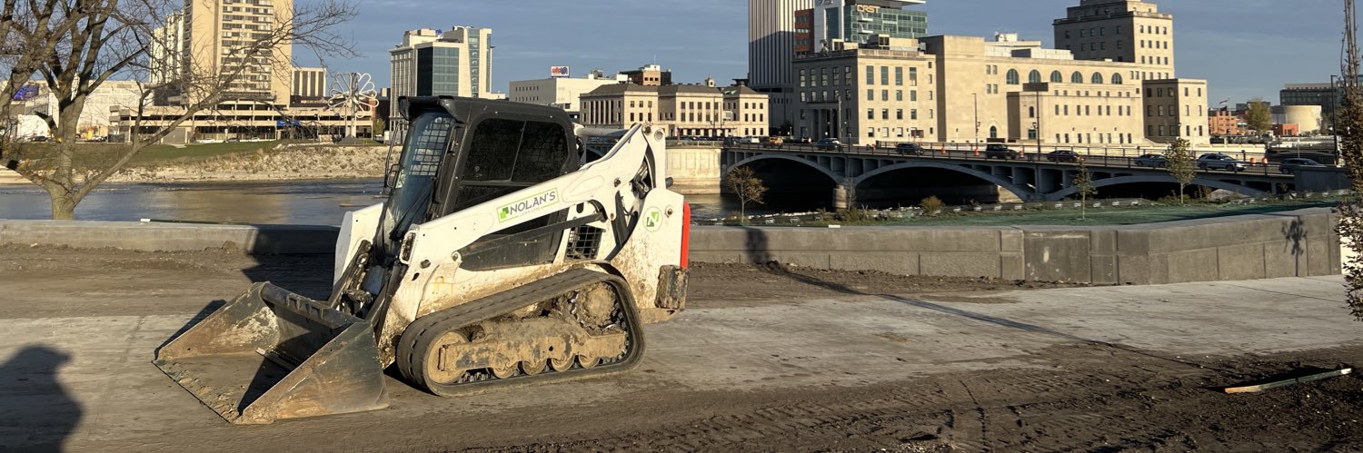 Hollywood (Unc) Navara banner